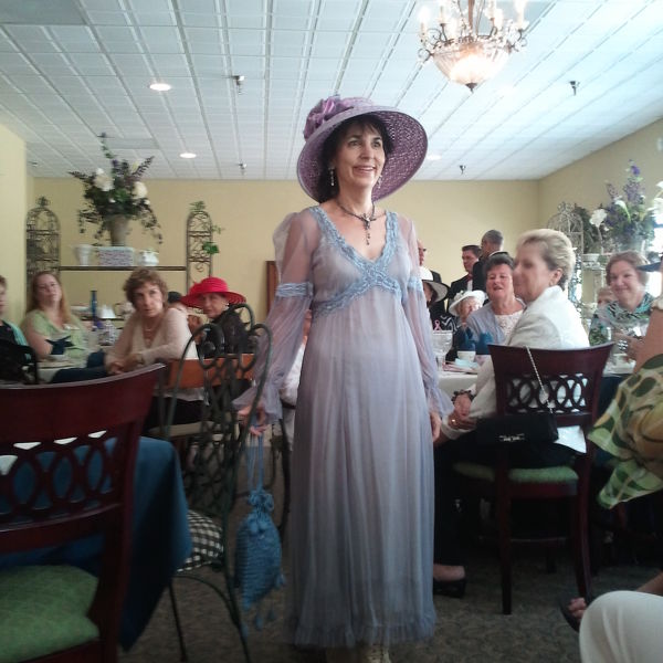 tea room attire